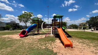 Casa térrea com piscina Condomínio Residencial Central Parque -Salto -SP