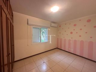 Casa para Alugar com 3 Quartos sendo 1 suíte | Piscina | Condomínio Chácaras Flora