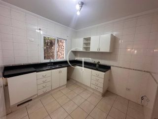 Casa para Alugar com 3 Quartos sendo 1 suíte | Piscina | Condomínio Chácaras Flora