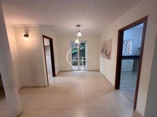Casa para Alugar com 3 Quartos sendo 1 suíte | Piscina | Condomínio Chácaras Flora