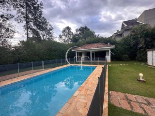 Casa para Alugar com 3 Quartos sendo 1 suíte | Piscina | Condomínio Chácaras Flora