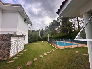 Casa para Alugar com 3 Quartos sendo 1 suíte | Piscina | Condomínio Chácaras Flora