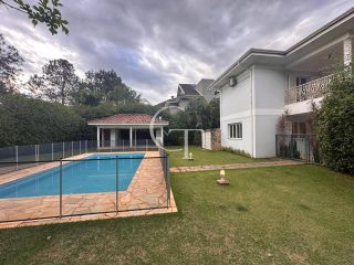 Casa para Alugar com 3 Quartos sendo 1 suíte | Piscina | Condomínio Chácaras Flora