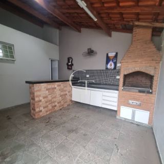 Casa Térrea à Venda