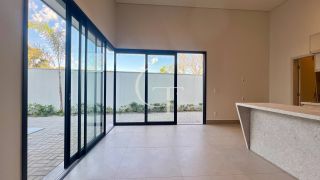 Casa Térrea à Venda no Condomínio Mont Blanc em Itu | 3 Suítes, Piscina e Esquina