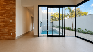 Casa Térrea à Venda no Condomínio Mont Blanc em Itu | 3 Suítes, Piscina e Esquina
