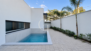 Casa Térrea à Venda no Condomínio Mont Blanc em Itu | 3 Suítes, Piscina e Esquina