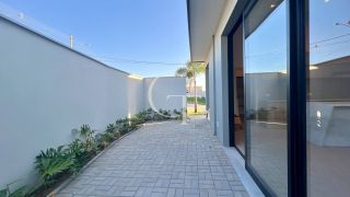 Casa Térrea à Venda no Condomínio Mont Blanc em Itu | 3 Suítes, Piscina e Esquina