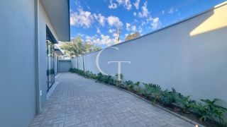 Casa Térrea à Venda no Condomínio Mont Blanc em Itu | 3 Suítes, Piscina e Esquina