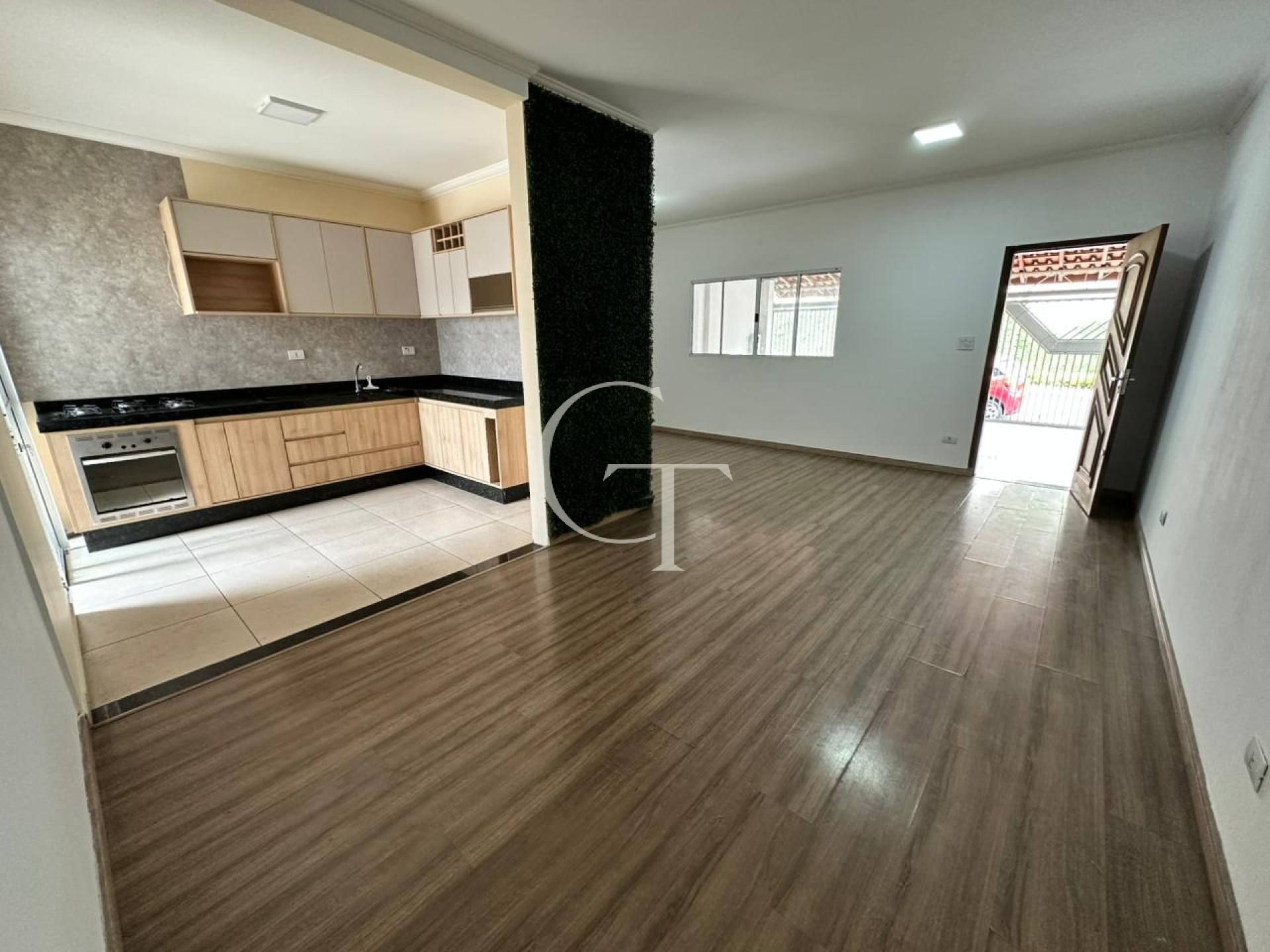 Casa à Venda no Bairro Vila Santa Terezinha – 3 Quartos, 1 Suíte e 2 Vagas Cobertas