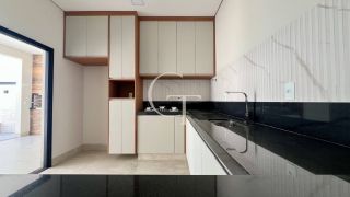 Casa Térrea à Venda no Condomínio Mont Blanc em Itu | 3 Suítes, Piscina e Espaço Gourmet