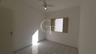 Casa para locacao com 3 Dormitórios, Suíte e 2 Vagas em Excelente Localização