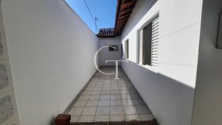 Casa para locacao com 3 Dormitórios, Suíte e 2 Vagas em Excelente Localização