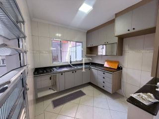 Casa à Venda em Salto/SP | Bairro Fabbri | 2 Suítes, Área Gourmet e 2 Vagas