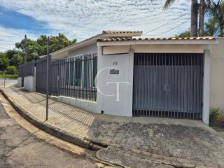 Casa à Venda no Jardim Corazza em Itu com 2 Dormitórios e 3 Vagas aceita veiculo na negociacao