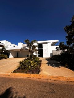 Casa térrea à venda no Campos de Santo Antônio II em Itu com 3 suítes, 320 m² e energia fotovoltaica