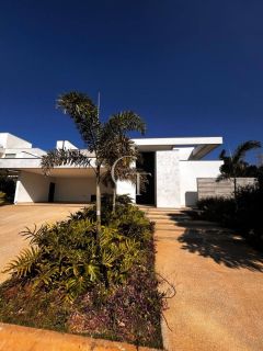 Casa térrea à venda no Campos de Santo Antônio II em Itu com 3 suítes, 320 m² e energia fotovoltaica