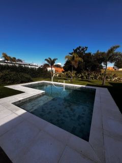 Casa térrea à venda no Campos de Santo Antônio II em Itu com 3 suítes, 320 m² e energia fotovoltaica