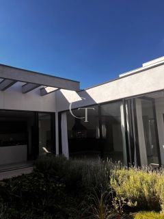 Casa térrea à venda no Campos de Santo Antônio II em Itu com 3 suítes, 320 m² e energia fotovoltaica