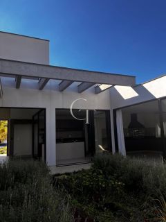 Casa térrea à venda no Campos de Santo Antônio II em Itu com 3 suítes, 320 m² e energia fotovoltaica