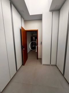 Casa térrea à venda no Campos de Santo Antônio II em Itu com 3 suítes, 320 m² e energia fotovoltaica
