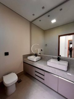 Casa térrea à venda no Campos de Santo Antônio II em Itu com 3 suítes, 320 m² e energia fotovoltaica