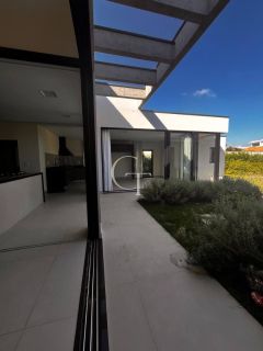 Casa térrea à venda no Campos de Santo Antônio II em Itu com 3 suítes, 320 m² e energia fotovoltaica