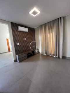 Casa térrea à venda no Campos de Santo Antônio II em Itu com 3 suítes, 320 m² e energia fotovoltaica