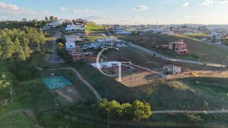 Casa térrea à venda no Campos de Santo Antônio II em Itu com 3 suítes, 320 m² e energia fotovoltaica