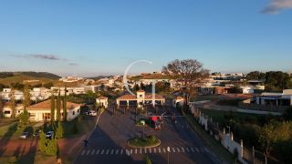 Casa térrea à venda no Campos de Santo Antônio II em Itu com 3 suítes, 320 m² e energia fotovoltaica
