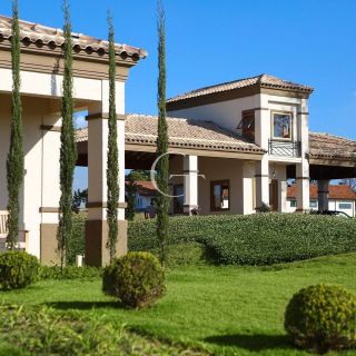 Casa térrea à venda no Campos de Santo Antônio II em Itu com 3 suítes, 320 m² e energia fotovoltaica