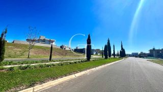 Casa térrea à venda no Campos de Santo Antônio II em Itu com 3 suítes, 320 m² e energia fotovoltaica