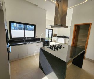 Casa à venda no Condomínio Central Parque em Salto | 3 suítes, espaço gourmet e SPA