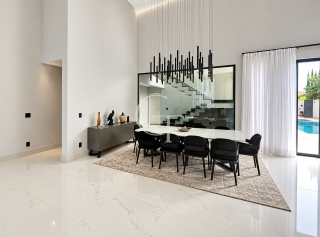 Casa de alto padrão à venda Mobiliada no Parque Xapada em Itu com 6 suítes, piscina, cinema e 740 m²