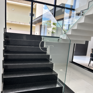 Casa de alto padrão à venda Mobiliada no Parque Xapada em Itu com 6 suítes, piscina, cinema e 740 m²