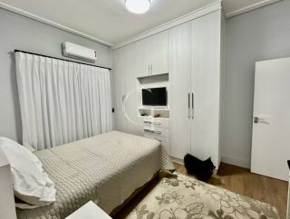 Casa de alto padrão à venda Mobiliada no Parque Xapada em Itu com 6 suítes, piscina, cinema e 740 m²