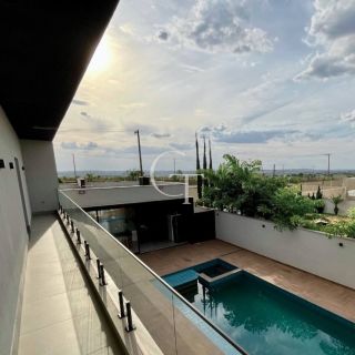 Casa de alto padrão à venda Mobiliada no Parque Xapada em Itu com 6 suítes, piscina, cinema e 740 m²