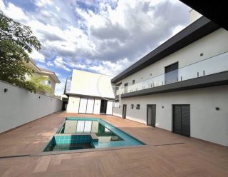 Casa de alto padrão à venda Mobiliada no Parque Xapada em Itu com 6 suítes, piscina, cinema e 740 m²