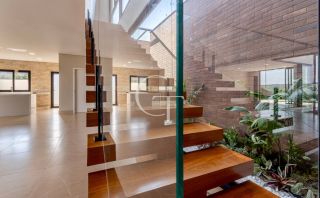 Casa à venda no Villas do Golfe em Itu com 4 suítes, elevador e piscina