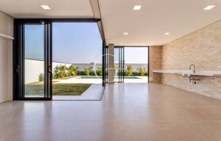 Casa à venda no Villas do Golfe em Itu com 4 suítes, elevador e piscina