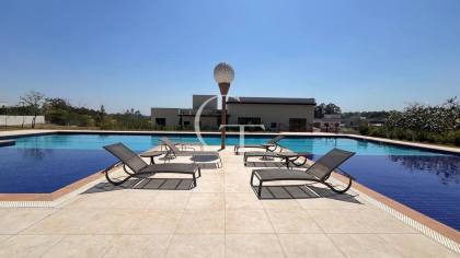 Casa à venda no Villas do Golfe em Itu com 4 suítes, elevador e piscina