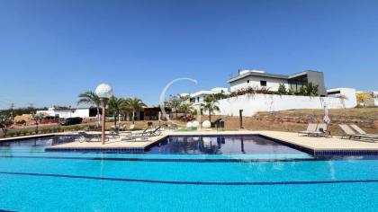 Casa à venda no Villas do Golfe em Itu com 4 suítes, elevador e piscina