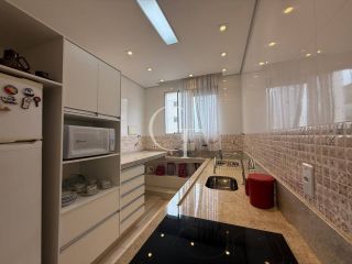 Apartamento reformado no Condomínio Ilha de Murano