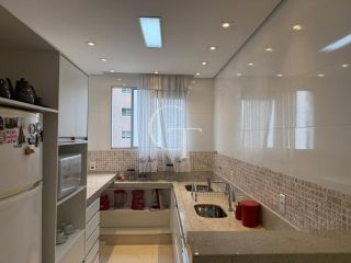 Apartamento reformado no Condomínio Ilha de Murano