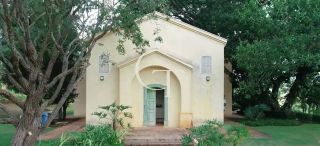 Casa de alto padrão com 5 suítes, piscina e área verde Condomínio Terras De São José II