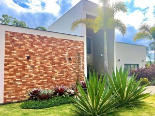 Casa de alto padrão com 5 suítes, piscina e área verde Condomínio Terras De São José II