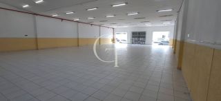 Salão Comercial para Locação com 880 m2 e estacionamento para 27 carros