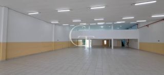 Salão Comercial para Locação com 880 m2 e estacionamento para 27 carros