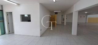 Salão Comercial para Locação com 880 m2 e estacionamento para 27 carros
