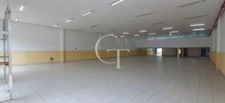 Salão Comercial para Locação com 880 m2 e estacionamento para 27 carros
